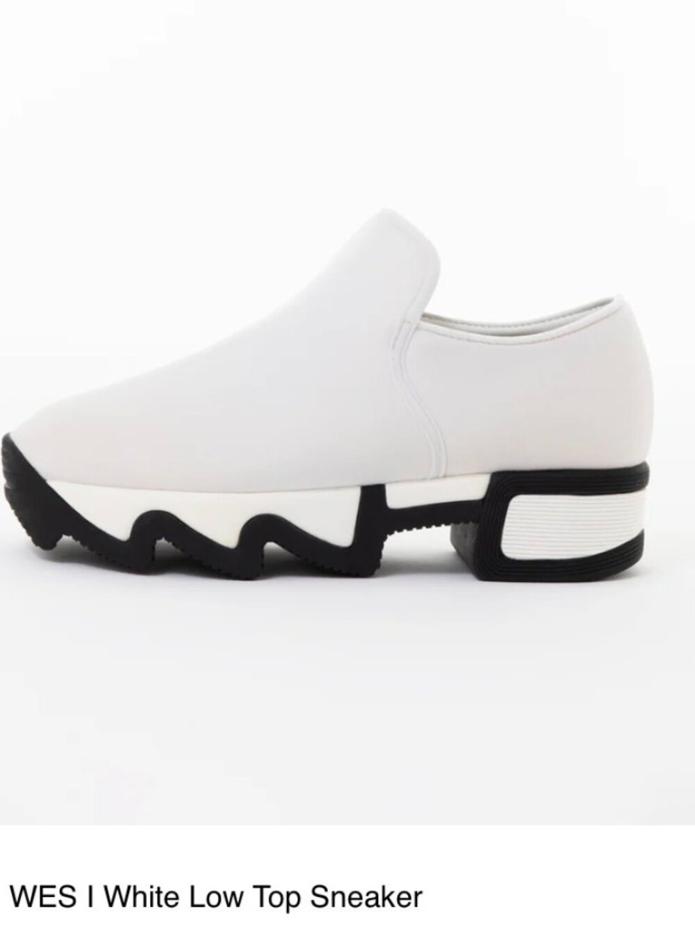 iRi NYC Low Top Sneakers in White / Black